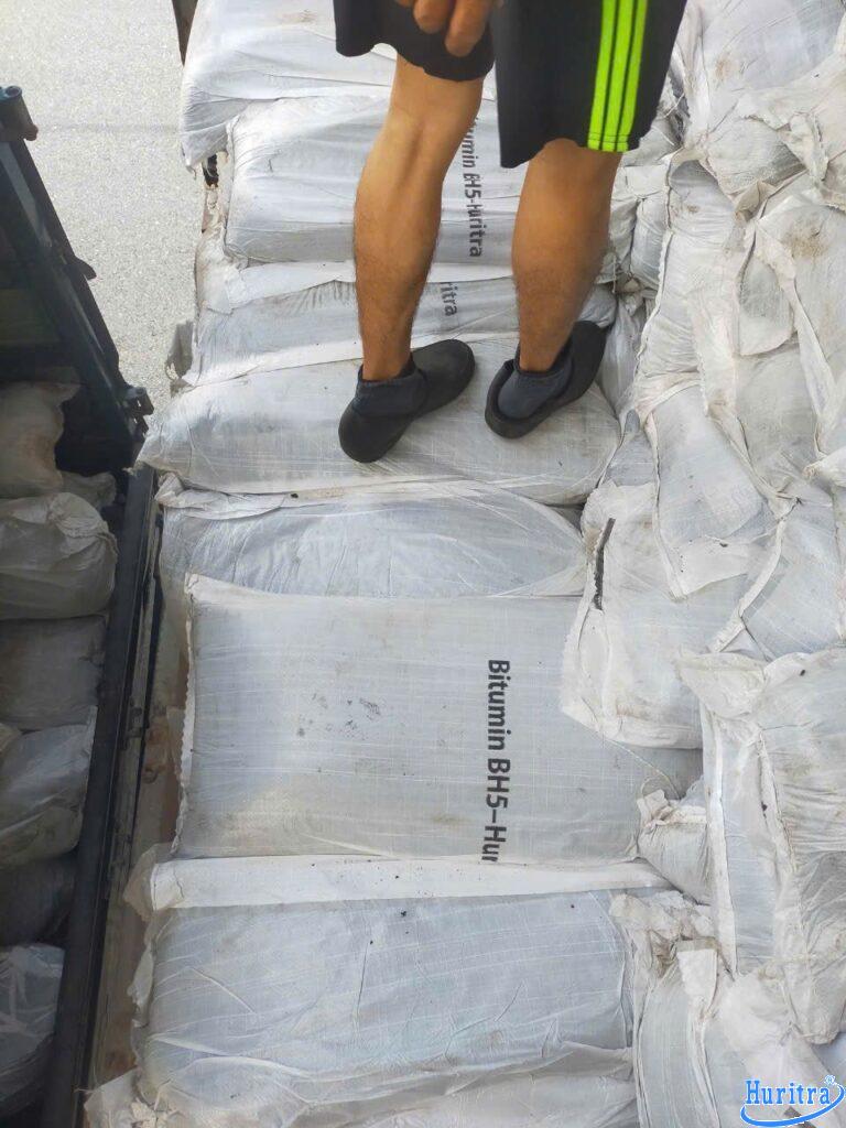 Nhựa Đường Cứng (115/15) - Cập Nhật Đặc Tính, Ứng Dụng & Báo Giá 2025 19 z6899752530971 fe65fff21f113f3c16405dee250f6cdd