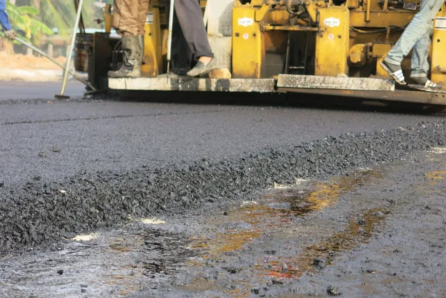 Nhựa đường có phải chất rắn kết tinh không? Cùng giải đáp thắc mắc 8 Ứng dụng nhựa đường trong thực tế