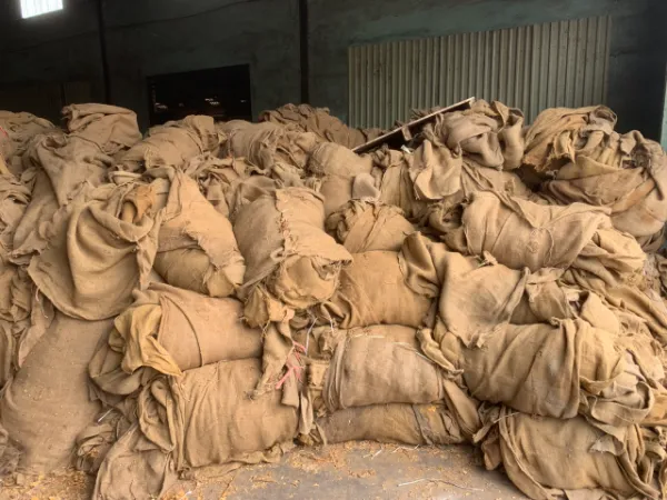 Việc hiểu rõ ưu và nhược điểm của bao tải tẩm nhựa đường là điều cần thiết