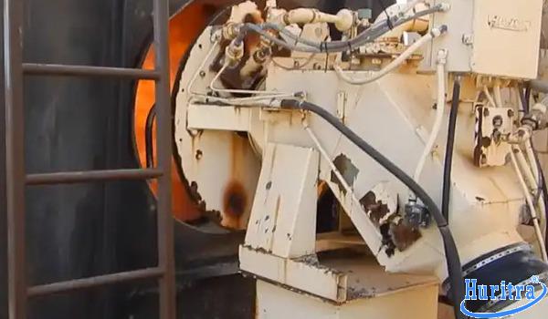 Làm nóng nhựa đường 60/70 ở nhiệt độ 110°C – 145°C.