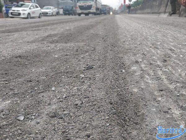 Nhựa đường đặc nóng là gì? Báo giá, cách thi công tiêu chuẩn 13 Chuẩn bị bề mặt (Vệ sinh nền đường)