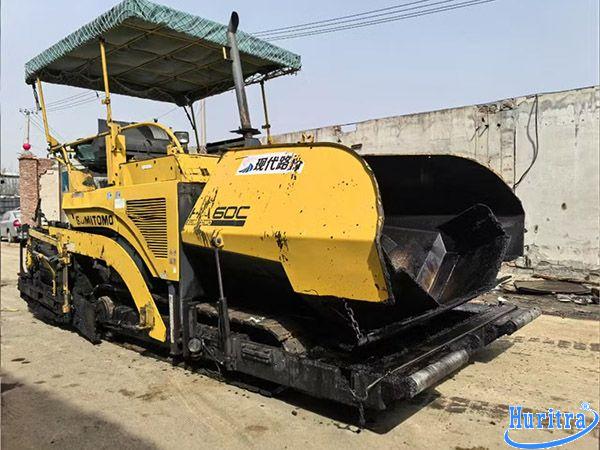 Máy phun nhựa đường Sumitomo