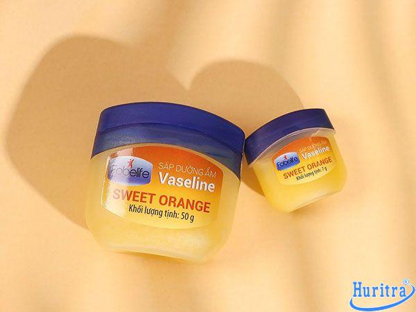 Dùng Vaseline để tẩy nhựa đường dính trên da